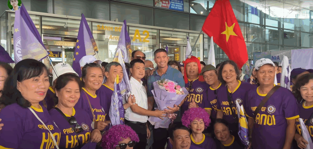 Harry Kewell arrival